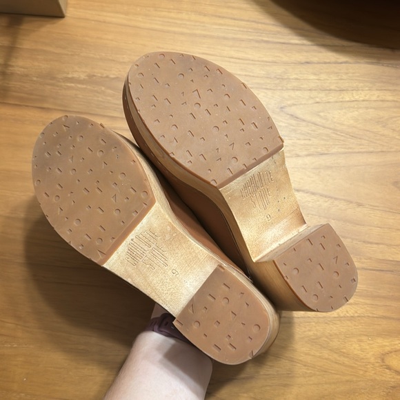 Charlotte Stone Marlo clog in Luggage - Picture 4 of 4